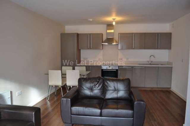  Image of 2 bedroom Apartment to rent in Sillavan Way Salford M3 at Sillavan Way  Salford, M3 6GA