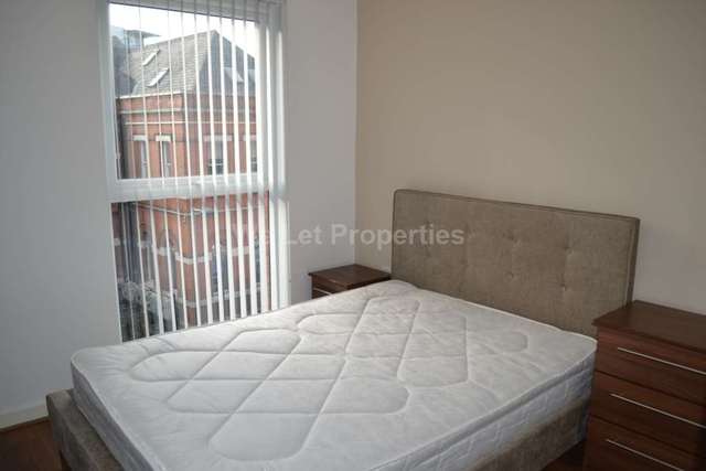  Image of 2 bedroom Apartment to rent in Sillavan Way Salford M3 at Sillavan Way  Salford, M3 6GA