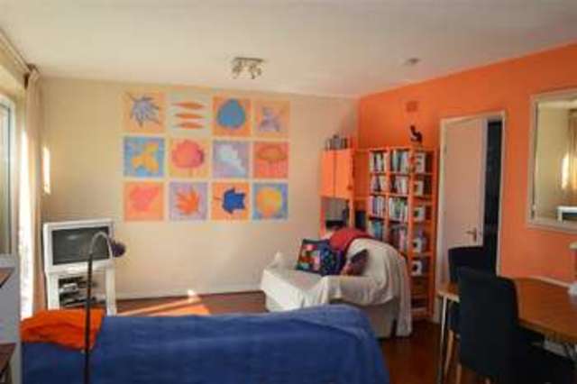  Image of 4 bedroom End of Terrace to rent in Alton Road London SW15 at Roehampton, SW15 4NS