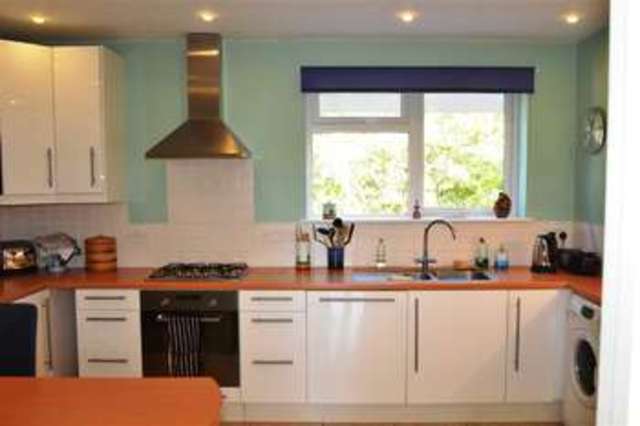  Image of 4 bedroom End of Terrace to rent in Alton Road London SW15 at Roehampton, SW15 4NS