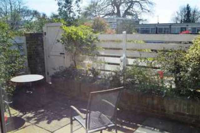  Image of 4 bedroom End of Terrace to rent in Alton Road London SW15 at Roehampton, SW15 4NS