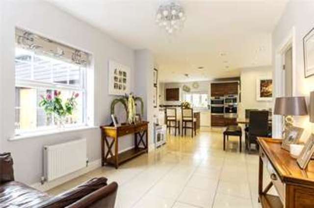  Image of 6 bedroom Detached house for sale in Amey Close Sutton Courtenay Abingdon OX14 at Sutton Courtenay Abingdon Drayton, OX14 4LW