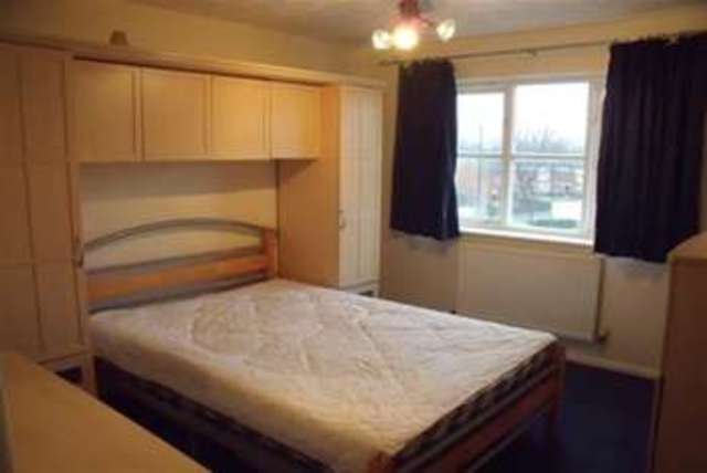  Image of 2 bedroom Terraced house to rent in Amity Close Smethwick B66 at Smethwick, B66 3AB