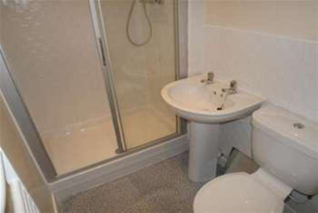  Image of 2 bedroom Flat to rent in Bramall Lane Sheffield S2 at Sheffield, S2 4RQ