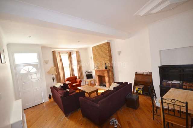  Image of 4 bedroom Detached house to rent in Appach Road London SW2 at Appach Road Brixton London, SW2 2LE