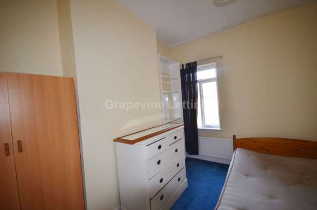  Image of 4 bedroom Detached house to rent in Appach Road London SW2 at Appach Road Brixton London, SW2 2LE