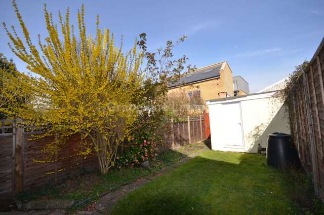  Image of 4 bedroom Detached house to rent in Appach Road London SW2 at Appach Road Brixton London, SW2 2LE