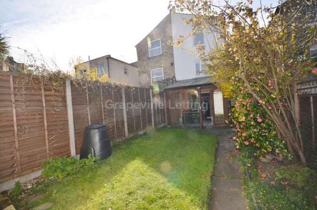  Image of 4 bedroom Detached house to rent in Appach Road London SW2 at Appach Road Brixton London, SW2 2LE