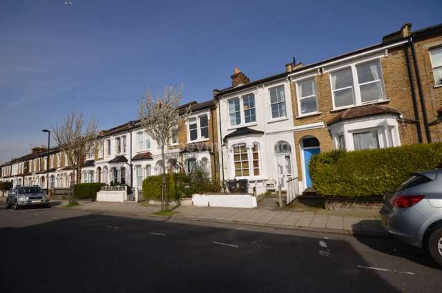  Image of 4 bedroom Detached house to rent in Appach Road London SW2 at Appach Road Brixton London, SW2 2LE