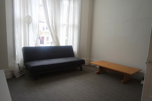  Image of 1 bedroom Flat to rent in Arbuthnot Road London SE14 at Arbuthnot Road New Cross Gate London, SE14 5NP