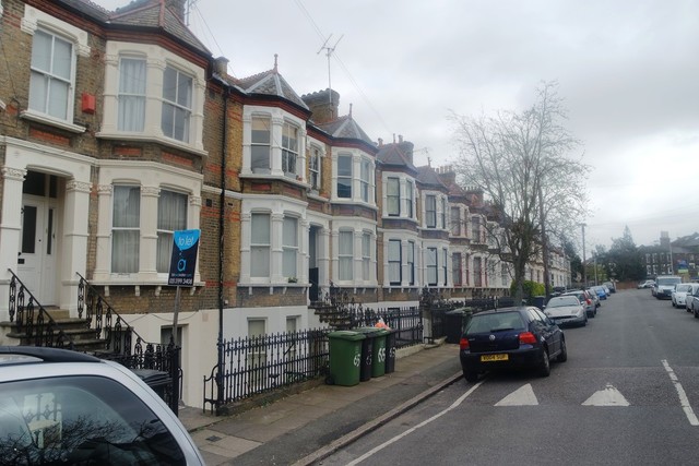  Image of 1 bedroom Flat to rent in Arbuthnot Road London SE14 at Arbuthnot Road New Cross Gate London, SE14 5NP