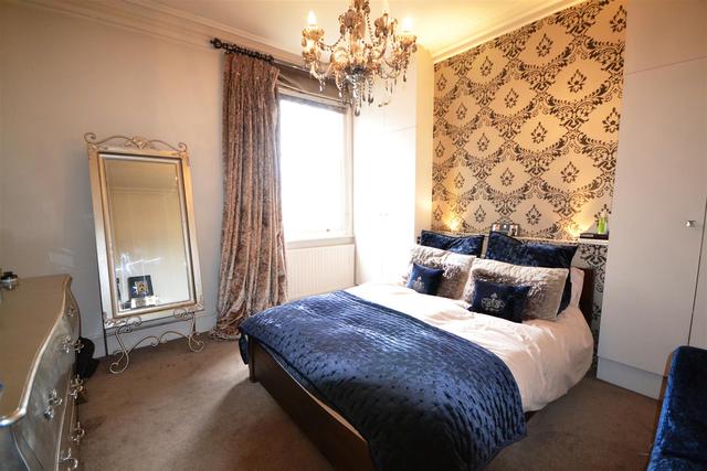 Image of 3 bedroom Property to rent in Archway Road London N6 at Highgate, N6 5AU