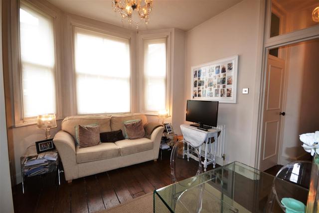  Image of 3 bedroom Property to rent in Archway Road London N6 at Highgate, N6 5AU