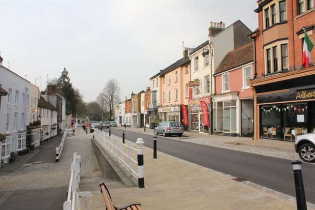  Image of 2 bedroom Mews for sale in Armstrong Place Hemel Hempstead HP1 at Armstrong Place  Hemel Hempstead, HP1 3AN