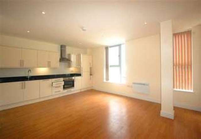  Image of 2 bedroom Apartment to rent in Arthur Road London SW19 at Wimbledon Park, SW19 8AQ