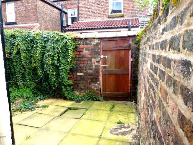  Image of 3 bedroom Terraced house to rent in Ashbourne Road Aigburth Liverpool L17 at Ashbourne Road Aigburth Liverpool, L17 9QQ