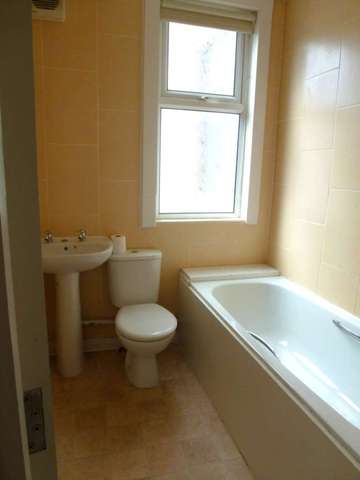  Image of 3 bedroom Terraced house to rent in Ashbourne Road Aigburth Liverpool L17 at Ashbourne Road Aigburth Liverpool, L17 9QQ