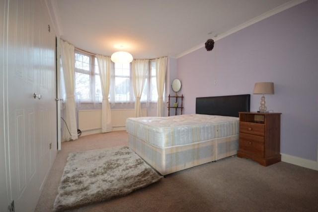  Image of 1 bedroom Flat Share to rent in Ashfield Road London W3 at Acton  london, W3 7JJ