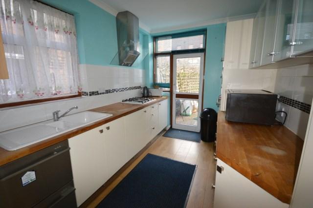 Image of 1 bedroom Flat Share to rent in Ashfield Road London W3 at Acton  london, W3 7JJ