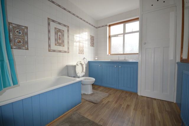  Image of 1 bedroom Flat Share to rent in Ashfield Road London W3 at Acton  london, W3 7JJ
