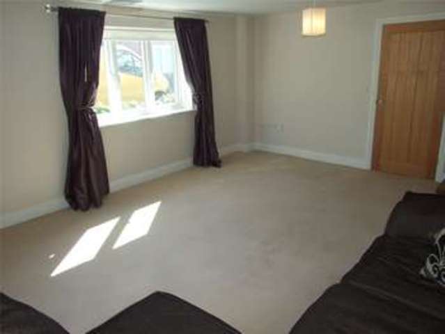  Image of 3 bedroom Detached house to rent in Ashley Road Reading RG1 at Reading Berkshire Reading, RG1 6HT