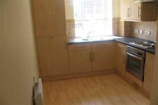  Image of 2 bedroom Flat to rent in West Street Axminster EX13 at Axminster, EX13 5NE