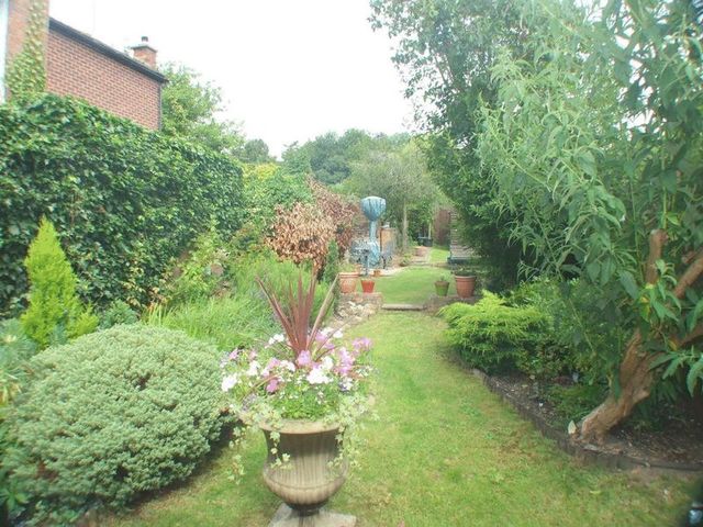  Image of 2 bedroom Cottage for sale in Aylesbury Road Bierton Aylesbury HP22 at Aylesbury Road Bierton Aylesbury, HP22 5DL