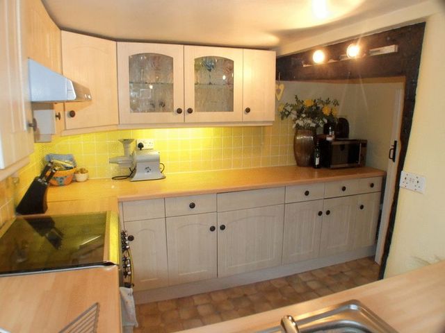  Image of 2 bedroom Cottage for sale in Aylesbury Road Bierton Aylesbury HP22 at Aylesbury Road Bierton Aylesbury, HP22 5DL