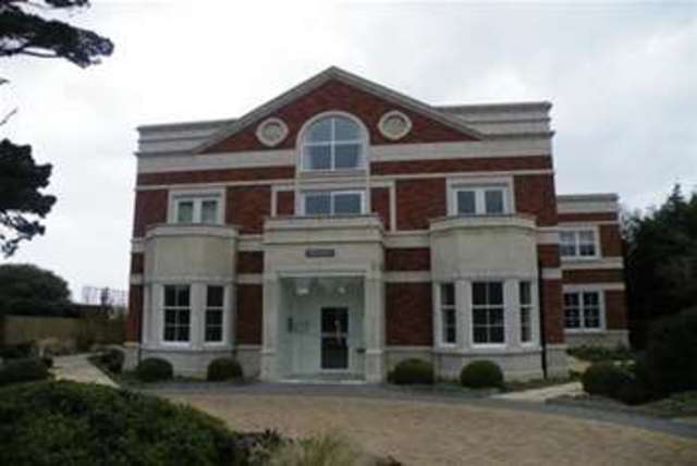  Image of 2 bedroom Maisonette to rent in Baring Road Cowes PO31 at Cowes, PO31 8DS