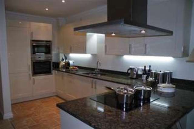  Image of 2 bedroom Maisonette to rent in Baring Road Cowes PO31 at Cowes, PO31 8DS