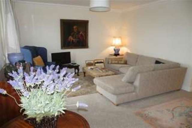  Image of 2 bedroom Maisonette to rent in Baring Road Cowes PO31 at Cowes, PO31 8DS