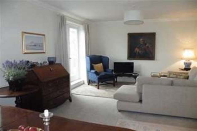  Image of 2 bedroom Maisonette to rent in Baring Road Cowes PO31 at Cowes, PO31 8DS