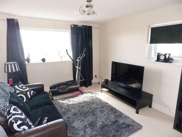 Image of 2 bedroom Flat for sale in Barleycroft Road Portland DT5 at Barleycroft Road  Portland, DT5 2JE
