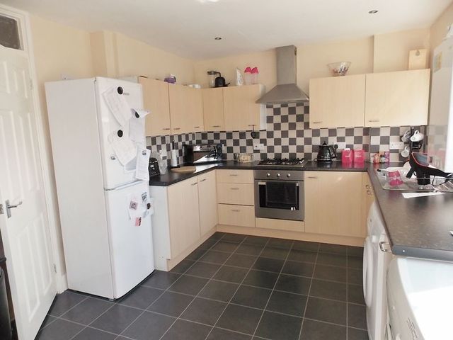  Image of 2 bedroom Flat for sale in Barleycroft Road Portland DT5 at Barleycroft Road  Portland, DT5 2JE