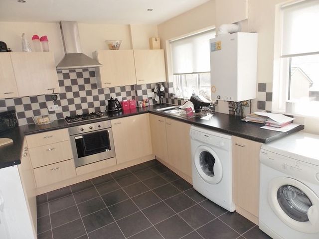  Image of 2 bedroom Flat for sale in Barleycroft Road Portland DT5 at Barleycroft Road  Portland, DT5 2JE