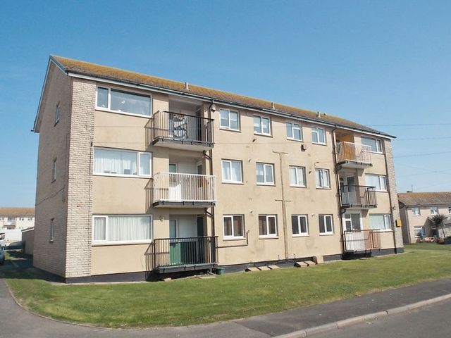  Image of 2 bedroom Flat for sale in Barleycroft Road Portland DT5 at Barleycroft Road  Portland, DT5 2JE