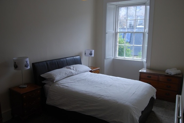  Image of 4 bedroom Flat to rent in Barony Street Edinburgh EH3 at New Town Edinburgh Edinburgh, EH3 6PD