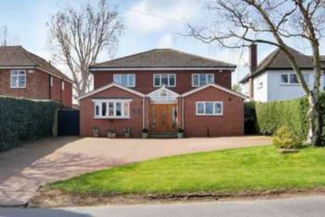  Image of 4 bedroom Detached house for sale in Low Road Barrowby Grantham NG32 at Low Road Barrowby Grantham, NG32 1DJ