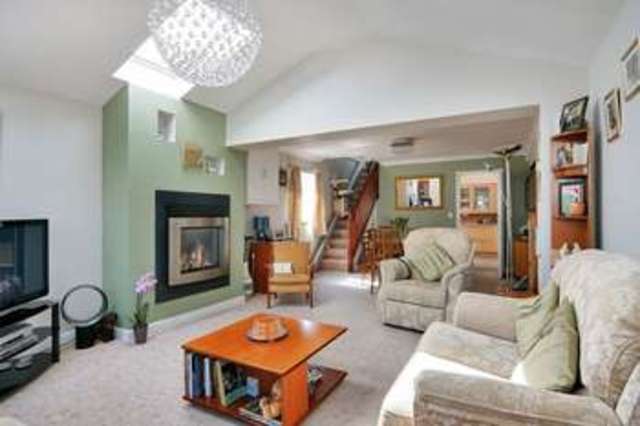  Image of 4 bedroom Detached house for sale in Low Road Barrowby Grantham NG32 at Low Road Barrowby Grantham, NG32 1DJ