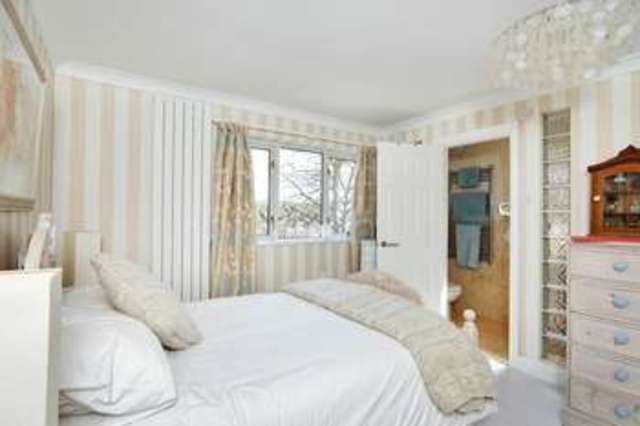  Image of 4 bedroom Detached house for sale in Low Road Barrowby Grantham NG32 at Low Road Barrowby Grantham, NG32 1DJ