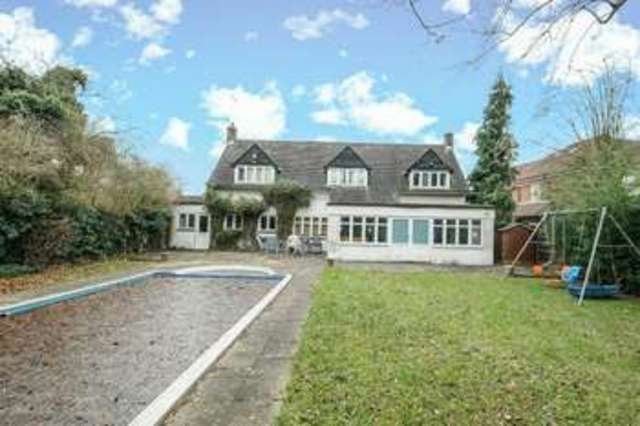  Image of 4 bedroom Detached house for sale in Batchworth Lane Northwood HA6 at Northwood, HA6 2AT