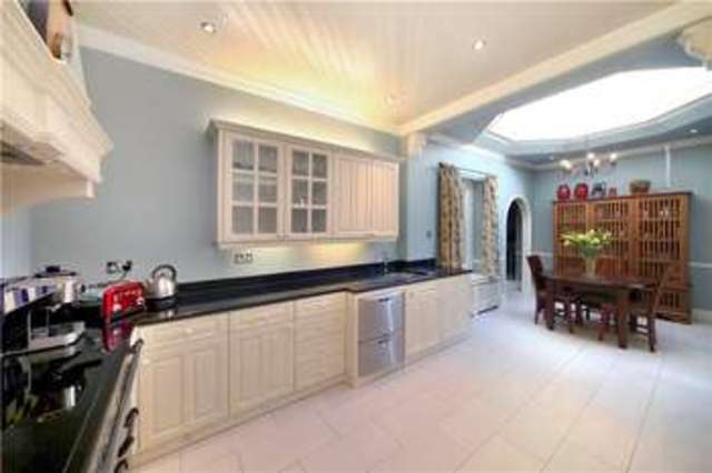  Image of 5 bedroom Detached house for sale in Bayliss Road Wargrave Reading RG10 at Wargrave Reading Wargrave, RG10 8DR