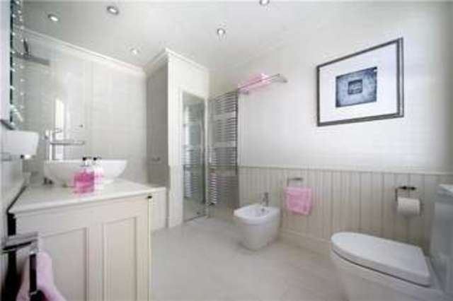  Image of 5 bedroom Detached house for sale in Bayliss Road Wargrave Reading RG10 at Wargrave Reading Wargrave, RG10 8DR