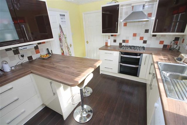  Image of 4 bedroom Property for sale in Beech Drive Peatmoor Swindon SN5 at Beech Drive Common Platt Common Platt, SN5 5DQ