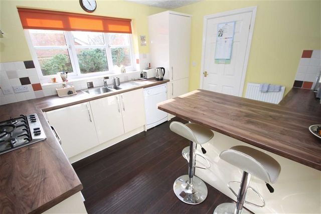  Image of 4 bedroom Property for sale in Beech Drive Peatmoor Swindon SN5 at Beech Drive Common Platt Common Platt, SN5 5DQ