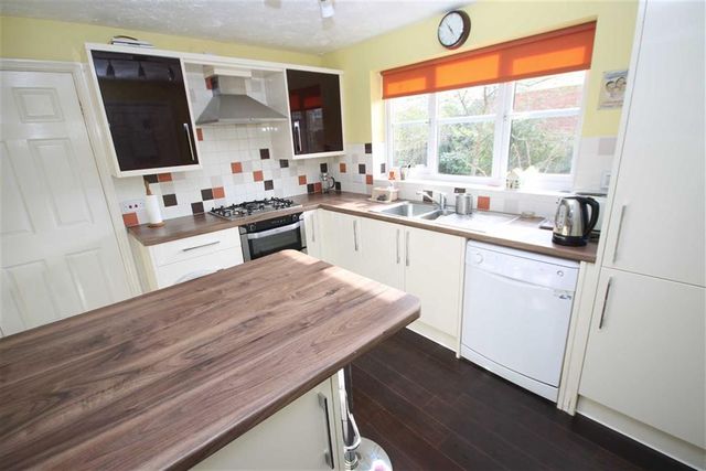  Image of 4 bedroom Property for sale in Beech Drive Peatmoor Swindon SN5 at Beech Drive Common Platt Common Platt, SN5 5DQ