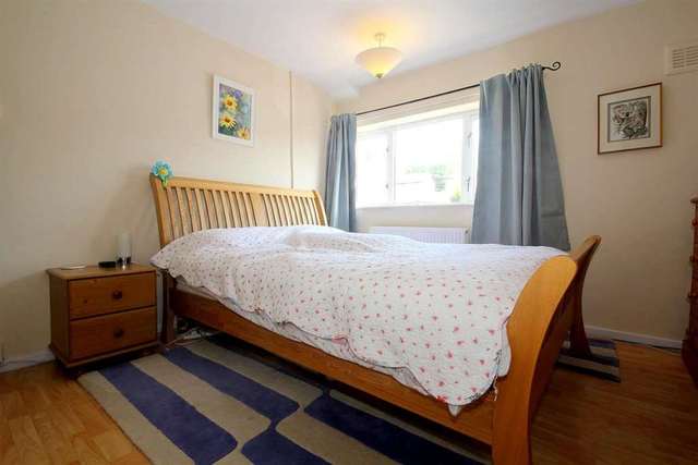  Image of 3 bedroom Detached house for sale in Beechfield Road Hemel Hempstead HP1 at Beechfield Road Boxmoor Hemel Hempstead, HP1 1NZ