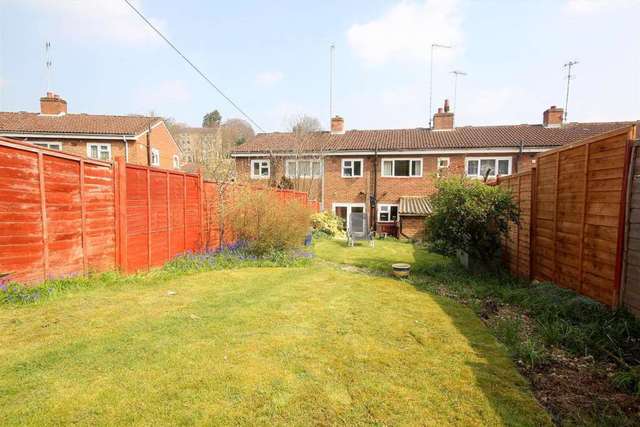  Image of 3 bedroom Detached house for sale in Beechfield Road Hemel Hempstead HP1 at Beechfield Road Boxmoor Hemel Hempstead, HP1 1NZ