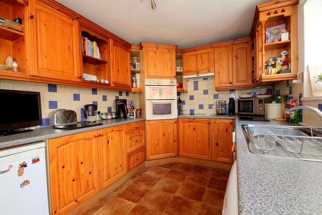  Image of 3 bedroom Detached house for sale in Beechfield Road Hemel Hempstead HP1 at Beechfield Road Boxmoor Hemel Hempstead, HP1 1NZ