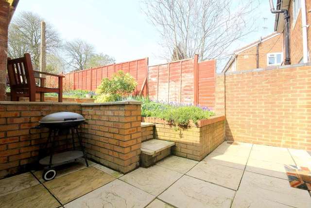  Image of 3 bedroom Detached house for sale in Beechfield Road Hemel Hempstead HP1 at Beechfield Road Boxmoor Hemel Hempstead, HP1 1NZ